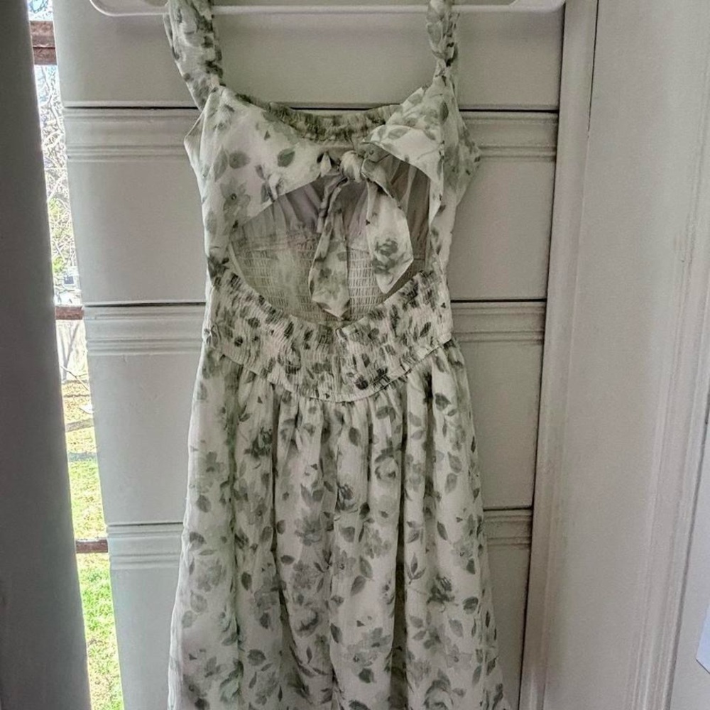Hollister White and Green Floral Dress - Picture 4 of 4